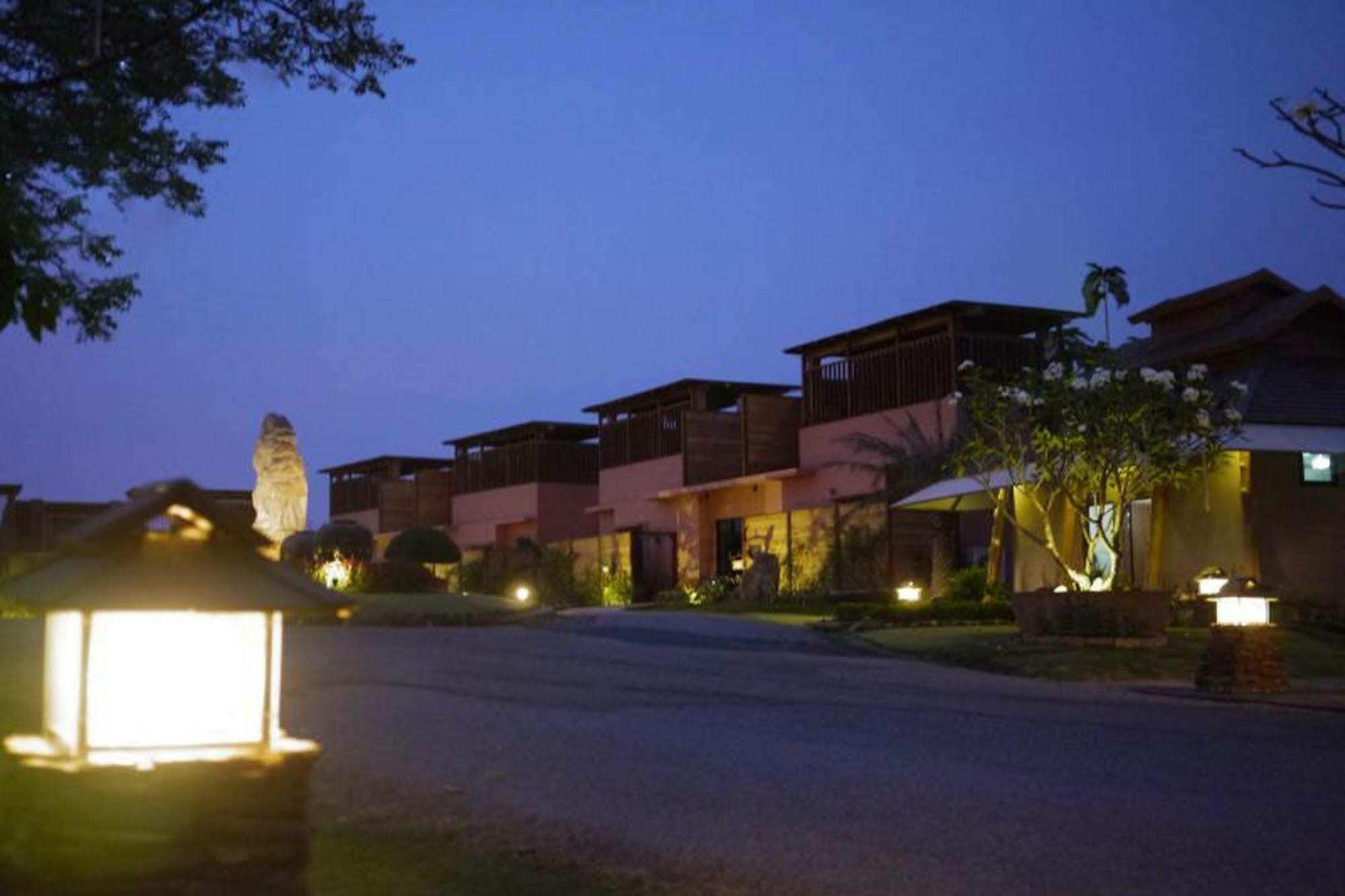 Phukumhom Khao Yai Hotel Wangkata Buitenkant foto